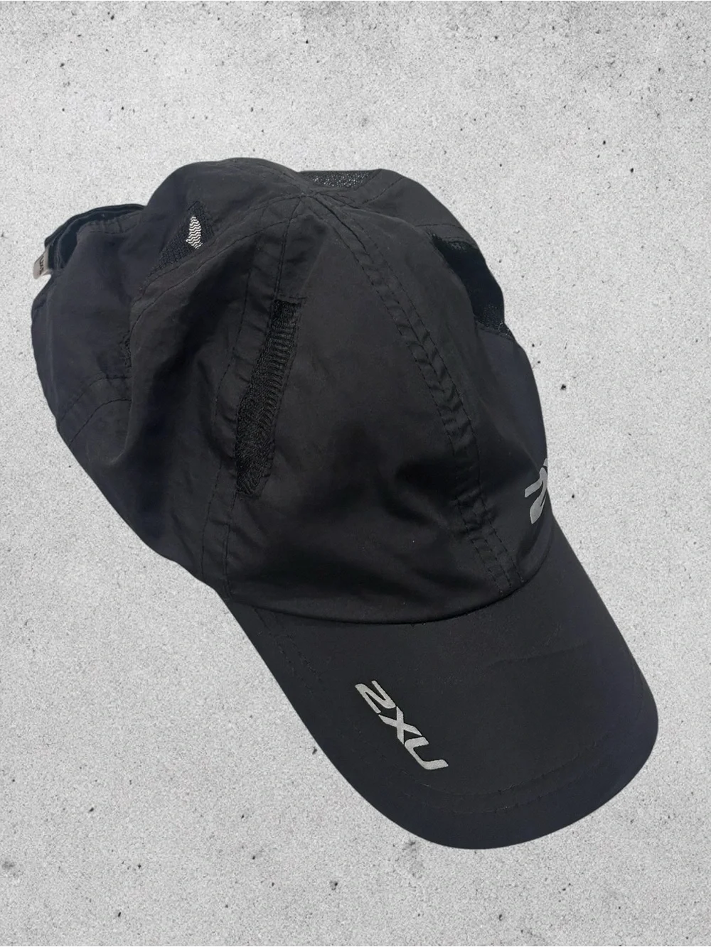 2XU Mesh Panel Hat - Picture 2 of 5